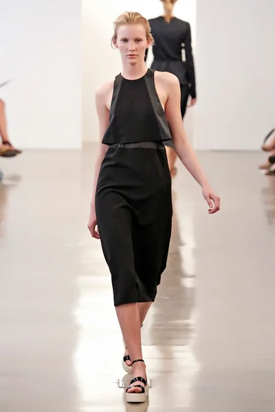Look 12